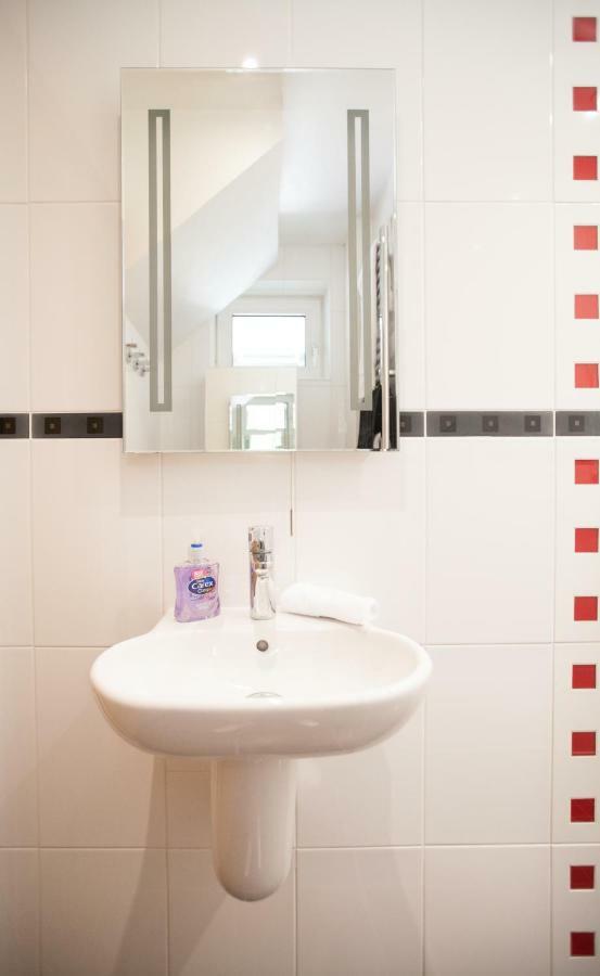 Honest University Apartment 2 Southampton Eksteriør bilde